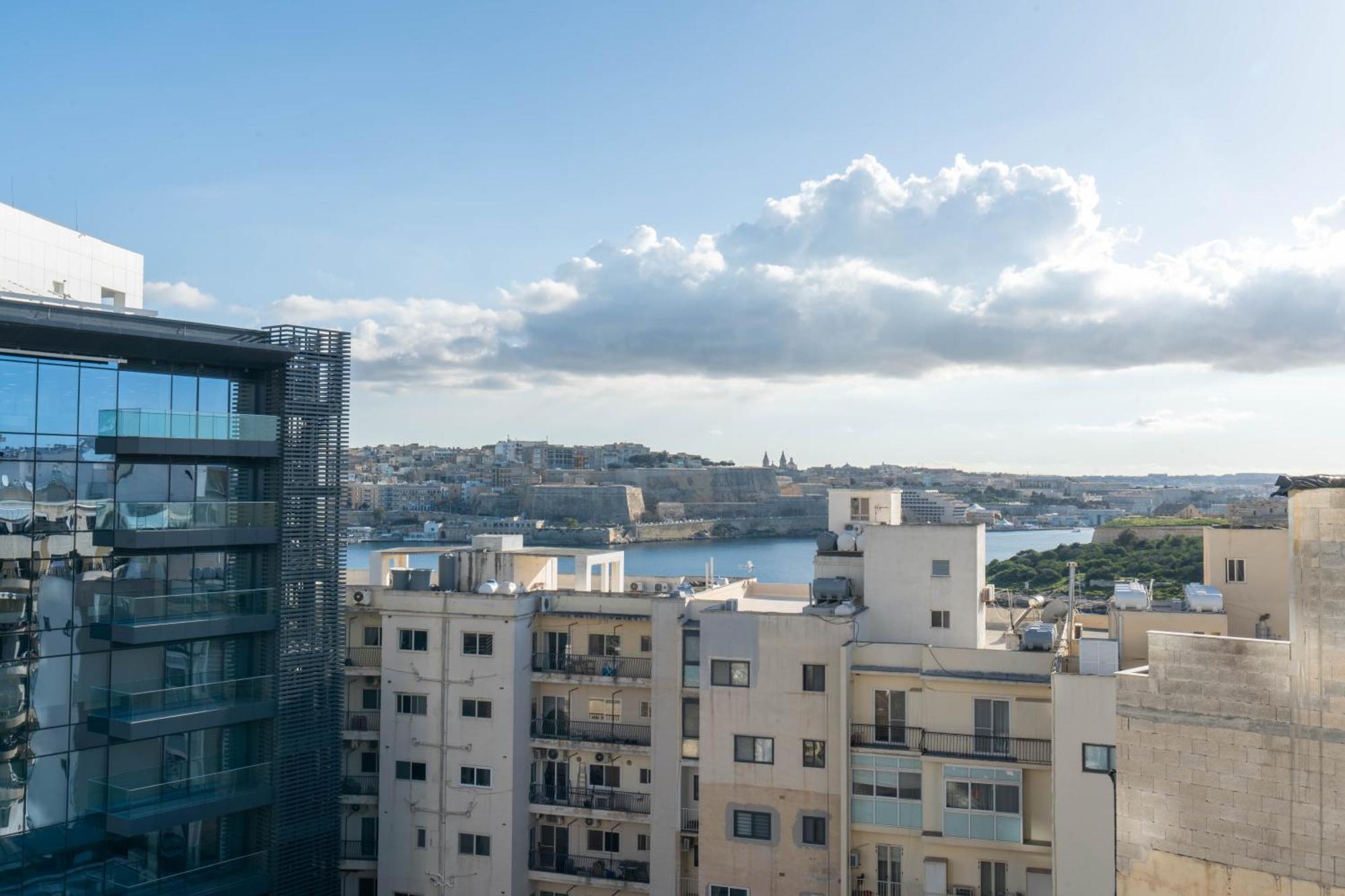 A20 - 5 Mins Walk To Valletta Ferry - Shopping Mall And Bay By Quicktrips