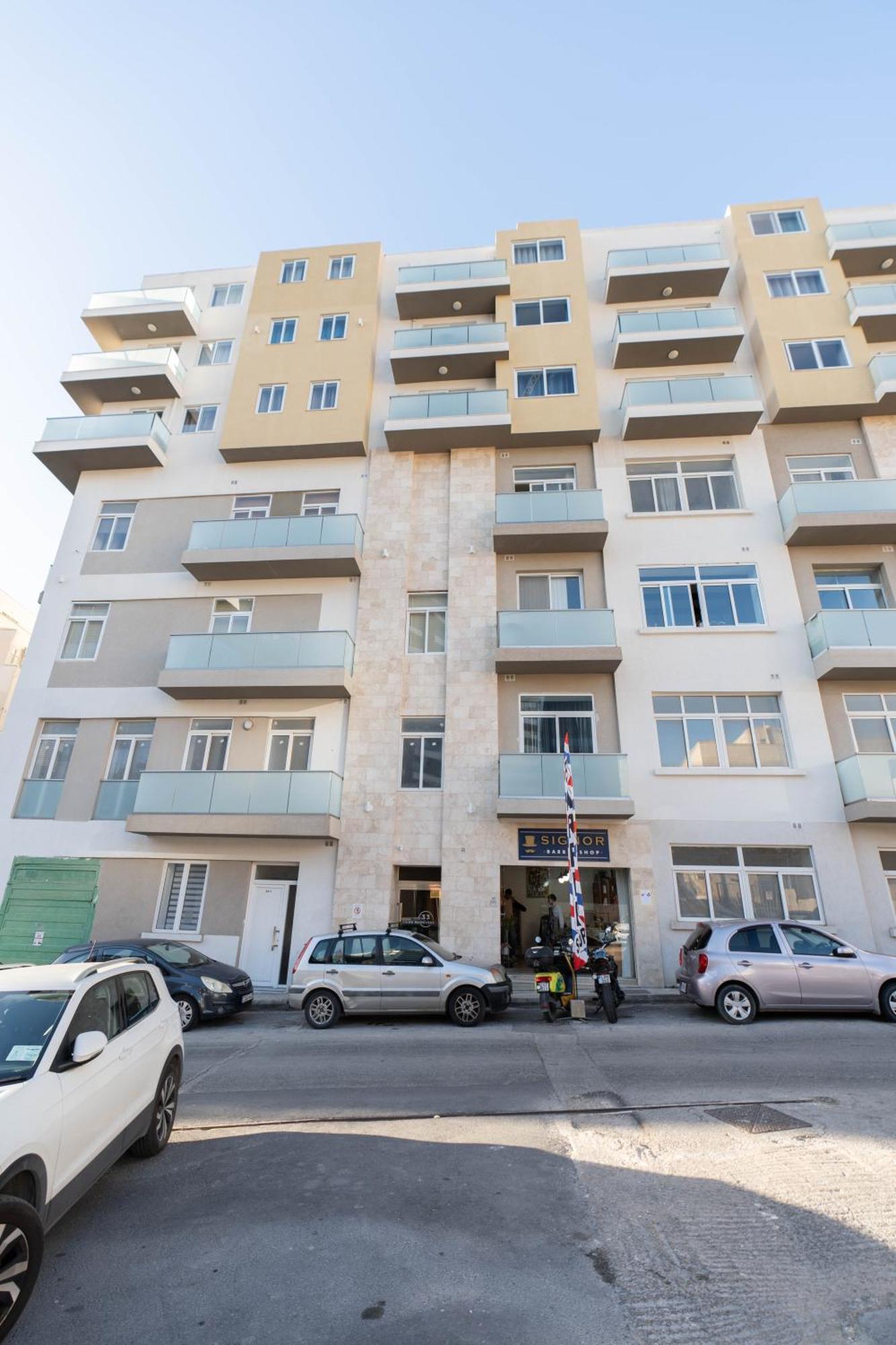 Apartment A20 - 5 Mins Walk To Valletta Ferry - Shopping Mall And Bay By Quicktrips *